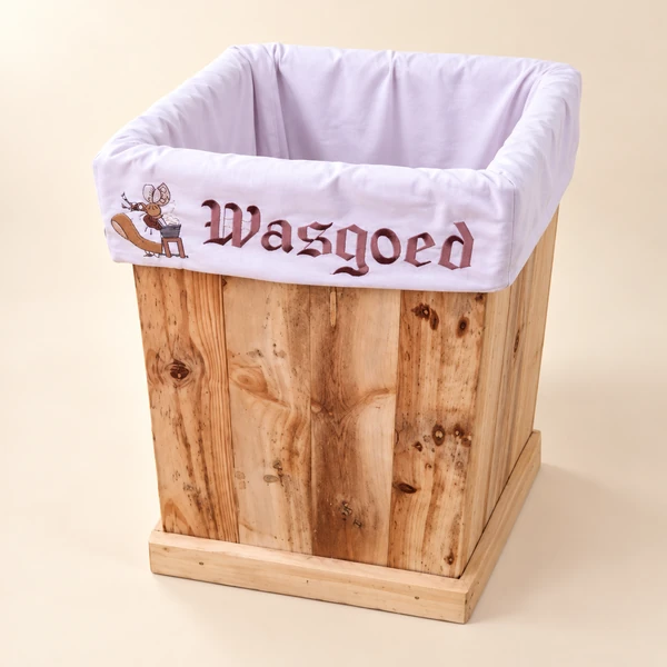 Embroidered laundry-basket liner